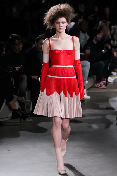 Look 3